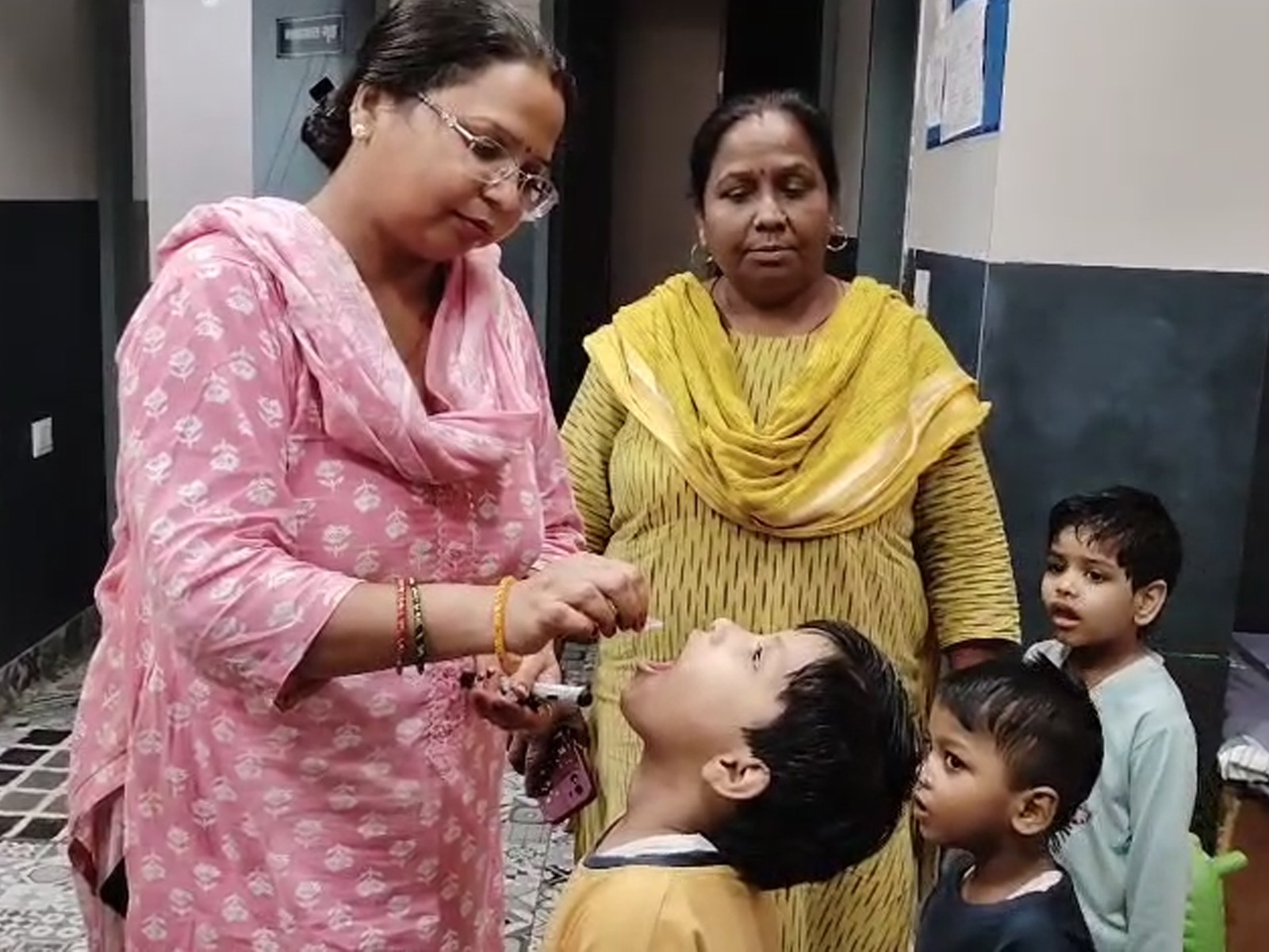 सेवा भारती दिल्ली के केंद्रों पर पोलियो सुरक्षा कवच अभियान