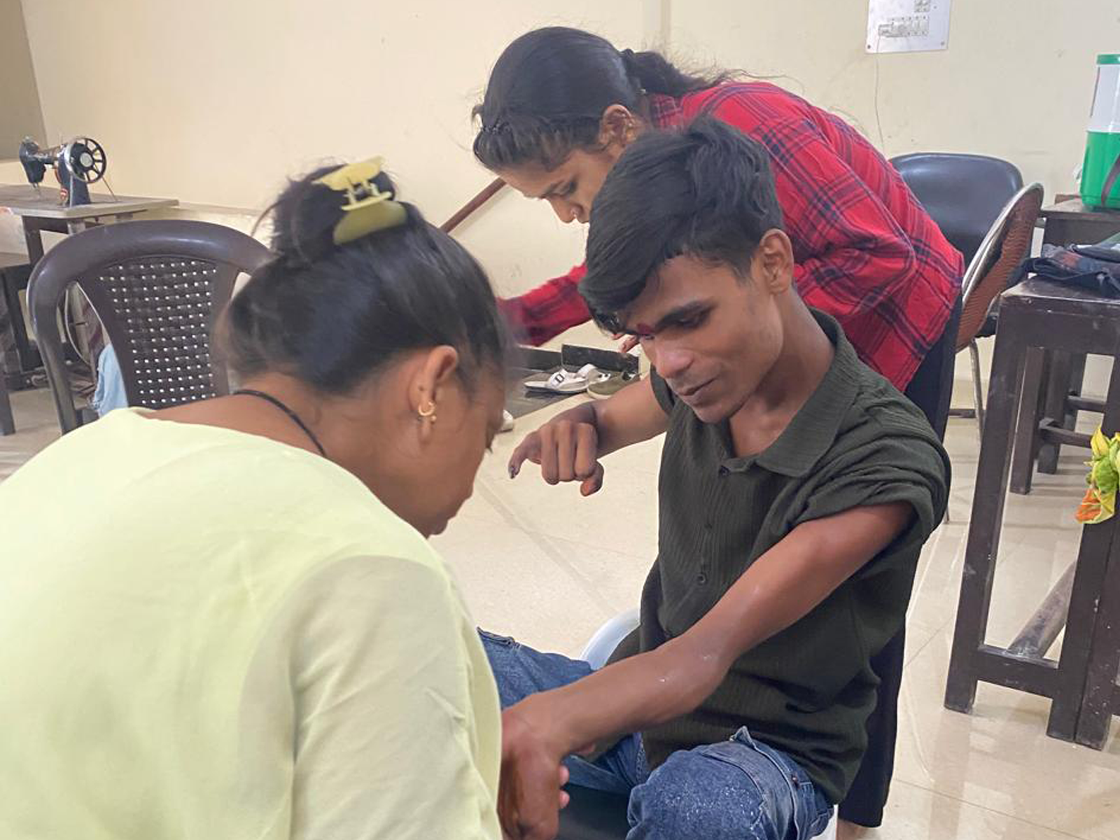 उन्नयन ट्रांसजेंडर ब्यूटी पार्लर प्रशिक्षण केंद्र द्वितीय बैच प्रारंभ