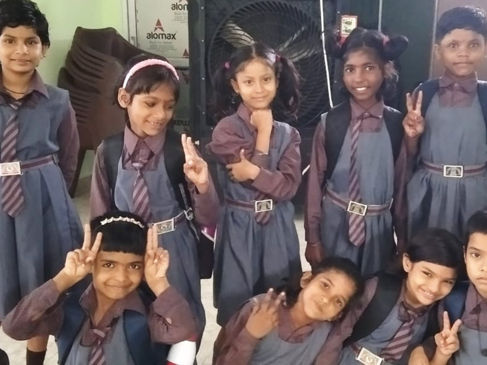 फिर से स्कूल चले हम छात्रावास में स्कूल का उद्घाटन हुआ